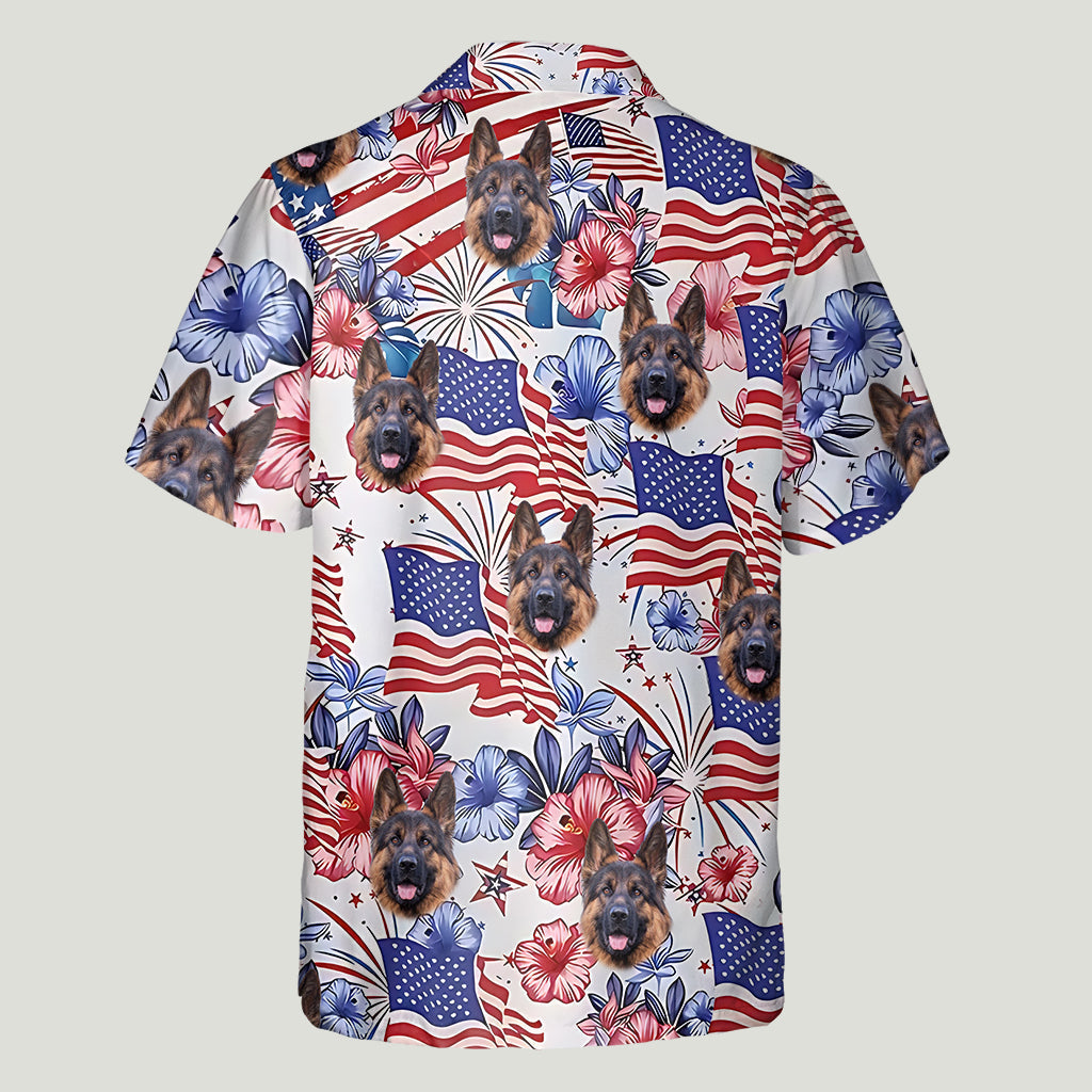 Chemise hawaïenne personnalisée pour chien et short pour homme « Chien patriotique » - Modèles patriotiques